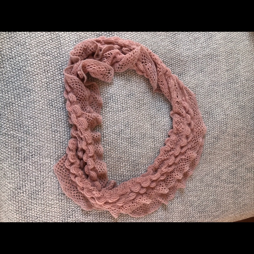 Pink Circle Knit Scarf - Picture 5 of 5